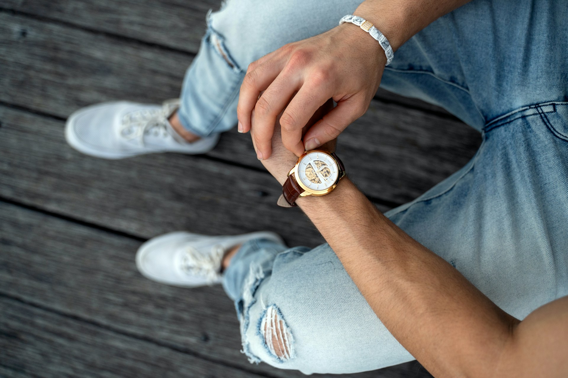 men wrist watch